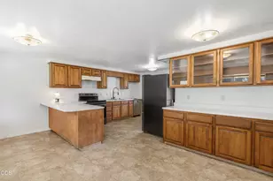 1980 McCarter Ln, Grants Pass, OR 97527 - Photo 26