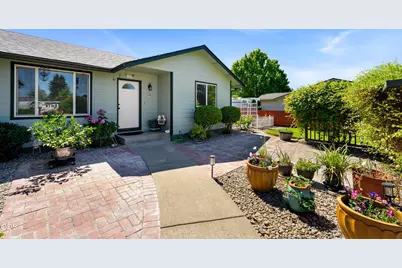 1445 SW Silver Maple Way, Grants Pass, OR 97526 - Photo 2