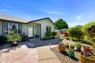 1445 SW Silver Maple Way, Grants Pass, OR 97526 - Photo 2