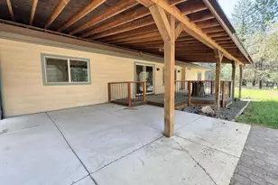15965 Falcon Ln, La Pine, OR 97739 - Photo 10
