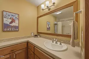 807 E Desperado, Sisters, OR 97759 - Photo 22