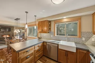 807 E Desperado, Sisters, OR 97759 - Photo 14