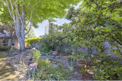 1325 NW Lawnridge Avenue, Grants Pass, OR 97526 - Photo 36