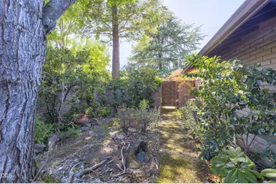 1325 NW Lawnridge Avenue, Grants Pass, OR 97526 - Photo 46