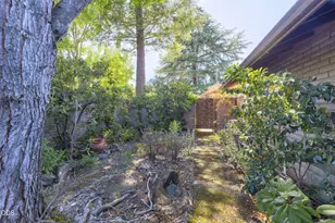 1325 NW Lawnridge Ave, Grants Pass, OR 97526 - Photo 46