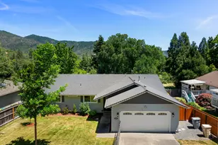 2503 NW Lassen Way, Grants Pass, OR 97526 - Photo 2