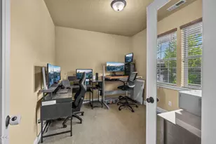 21184 Silverado Valley Lane, Bend, OR 97702 - Photo 4