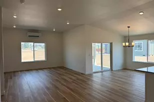 202 SE Peppermint Loop, Culver, OR 97734 - Photo 4
