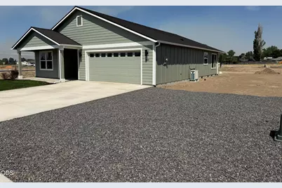 242 SE Peppermint Loop #18, Culver, OR 97734 - Photo 4