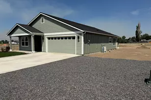 242 SE Peppermint Loop, Culver, OR 97734 - Photo 4