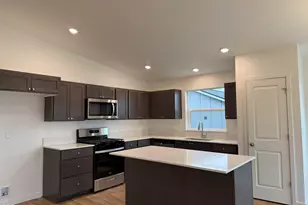 680 NE Rickenbacker Rd, Madras, OR 97741 - Photo 4