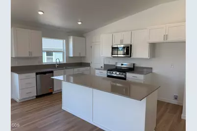 676 NE Rickenbacker Road #142, Madras, OR 97741 - Photo 6