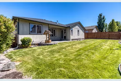 730 NE Quince Avenue, Redmond, OR 97756 - Photo 26