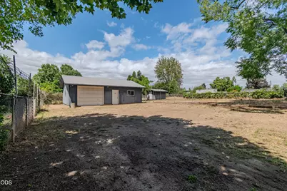 1375 Crater Lake Avenue, Medford, OR 97504 - Photo 30