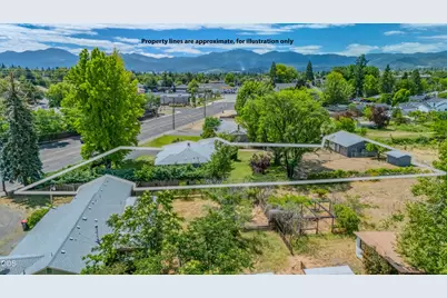 1375 Crater Lake Avenue, Medford, OR 97504 - Photo 4