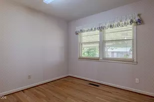 1375 Crater Lake Ave, Medford, OR 97504 - Photo 12