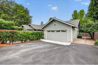 1222 Monroe Way, Grants Pass, OR 97527 - Photo 4