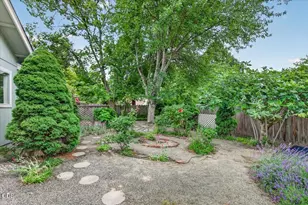 1222 Monroe Way, Grants Pass, OR 97527 - Photo 38