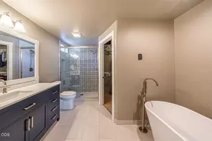861 Mendolia Way, Central Point, OR 97502 - Photo 8