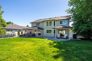 861 Mendolia Way, Central Point, OR 97502 - Photo 6