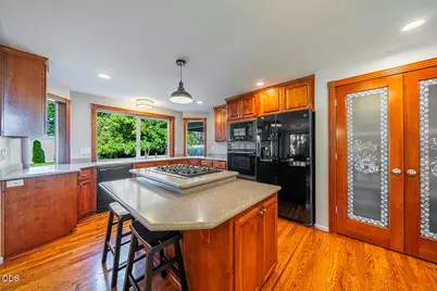 861 Mendolia Way, Central Point, OR 97502 - Photo 4
