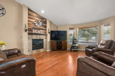 841 NW Negus Place, Redmond, OR 97756 - Photo 10