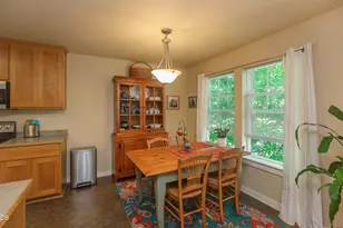 2244 McCall Dr, Ashland, OR 97520 - Photo 10