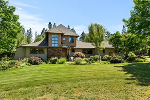 693 Horizon Hills Rd, Williams, OR 97544 - Photo 2