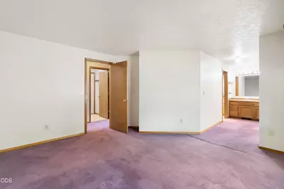 2400 NE Jones Road, Bend, OR 97701 - Photo 18