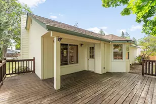 2400 NE Jones Rd, Bend, OR 97701 - Photo 28
