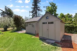 1769 Serenity Dr, Medford, OR 97504 - Photo 38