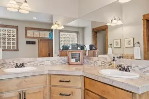 360 Vista Rim Dr, Redmond, OR 97756 - Photo 46