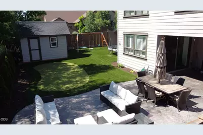 61152 SE Sydney Harbor Drive, Bend, OR 97702 - Photo 4