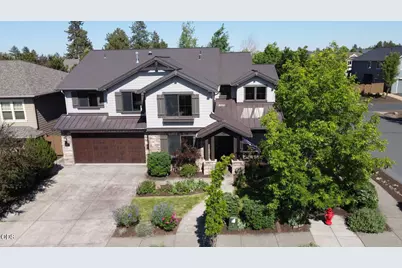 61152 SE Sydney Harbor Drive, Bend, OR 97702 - Photo 2