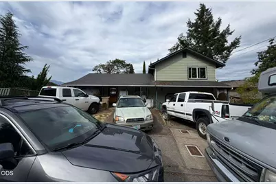 1740 NE Beverly Drive, Grants Pass, OR 97526 - Photo 1