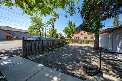 143 S Main Street, Phoenix, OR 97535 - Photo 34