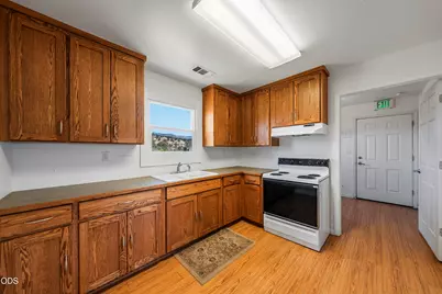 143 S Main Street, Phoenix, OR 97535 - Photo 40