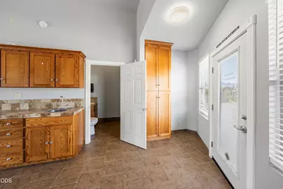 143 S Main Street, Phoenix, OR 97535 - Photo 18