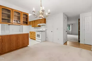 61568 Newberry Dr, Bend, OR 97702 - Photo 12