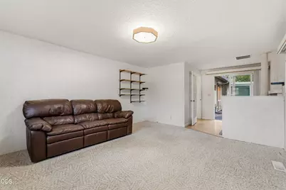 61568 Newberry Drive, Bend, OR 97702 - Photo 16