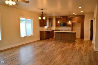 1540 W Harbeck Road, Grants Pass, OR 97527 - Photo 2