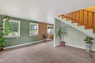 5003 Rogue River, Eagle Point, OR 97524 - Photo 10
