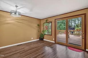 5003 Rogue River, Eagle Point, OR 97524 - Photo 8