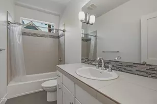 19128 Park Commons Dr, Bend, OR 97703 - Photo 20
