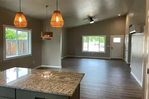 126 Lorraine Ave, Eagle Point, OR 97524 - Photo 6