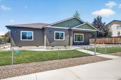 126 Lorraine Avenue, Eagle Point, OR 97524 - Photo 1