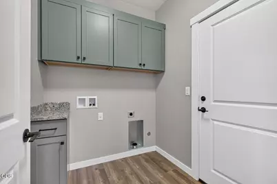 126 Lorraine Avenue, Eagle Point, OR 97524 - Photo 12