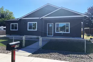 126 Lorraine Ave, Eagle Point, OR 97524 - Photo 2