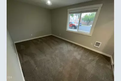 264 SE D Street, Madras, OR 97741 - Photo 8