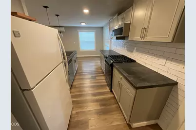 264 SE D Street, Madras, OR 97741 - Photo 2